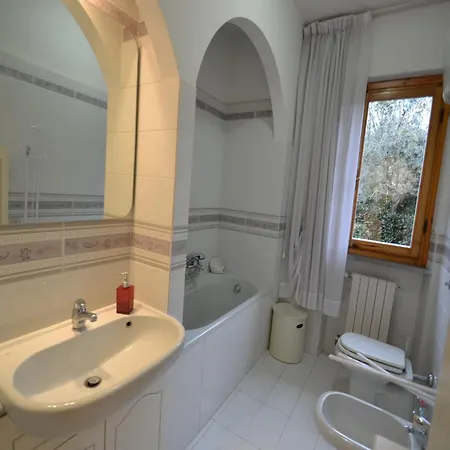 Tuscan Villa With Sea Views Ferienhaus