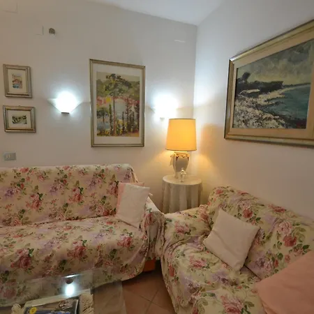 Tuscan With Sea Views *
